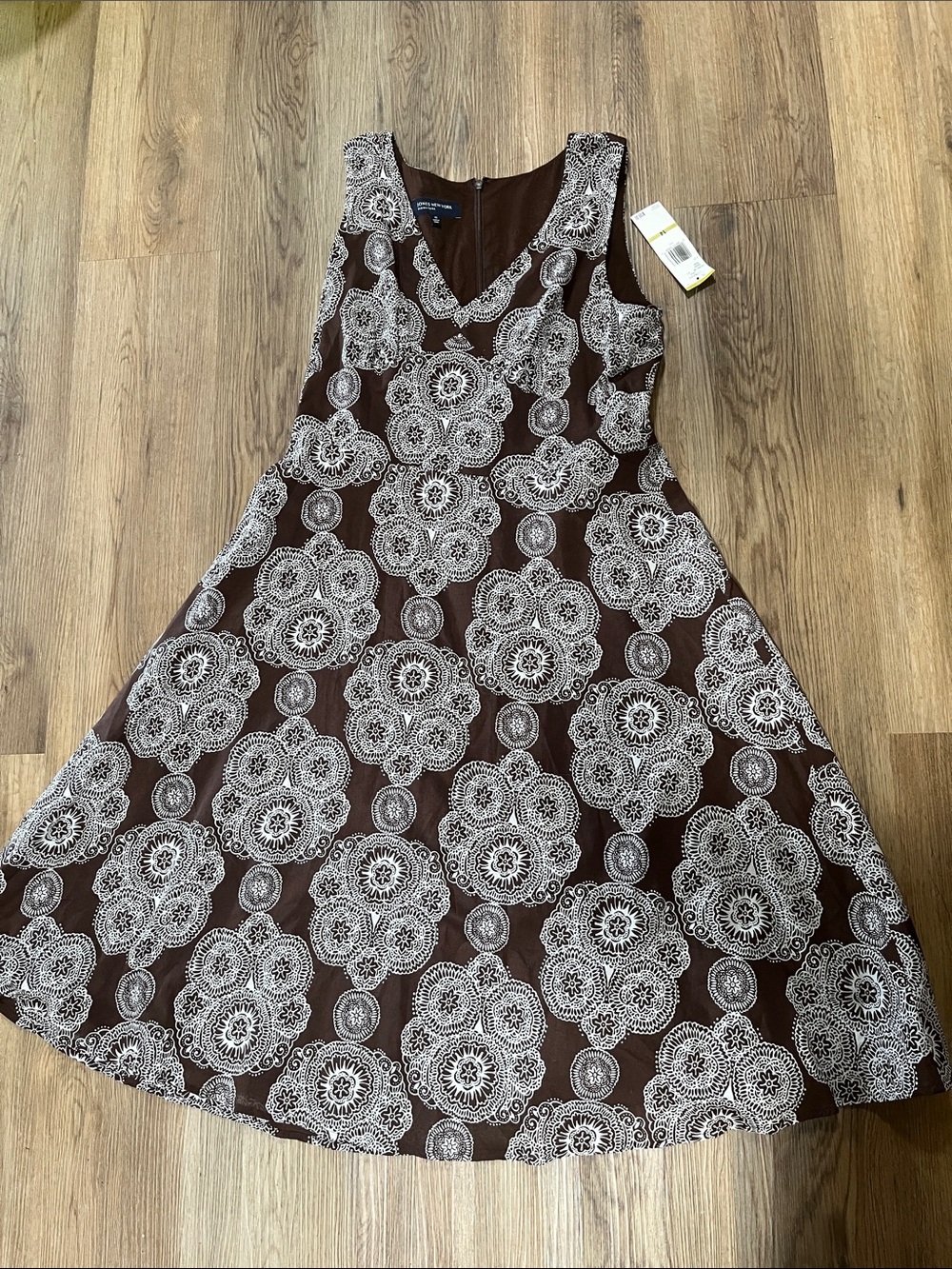 Jones New York sleeveless Brown and White Printed A-Line Dress size 14 NWT